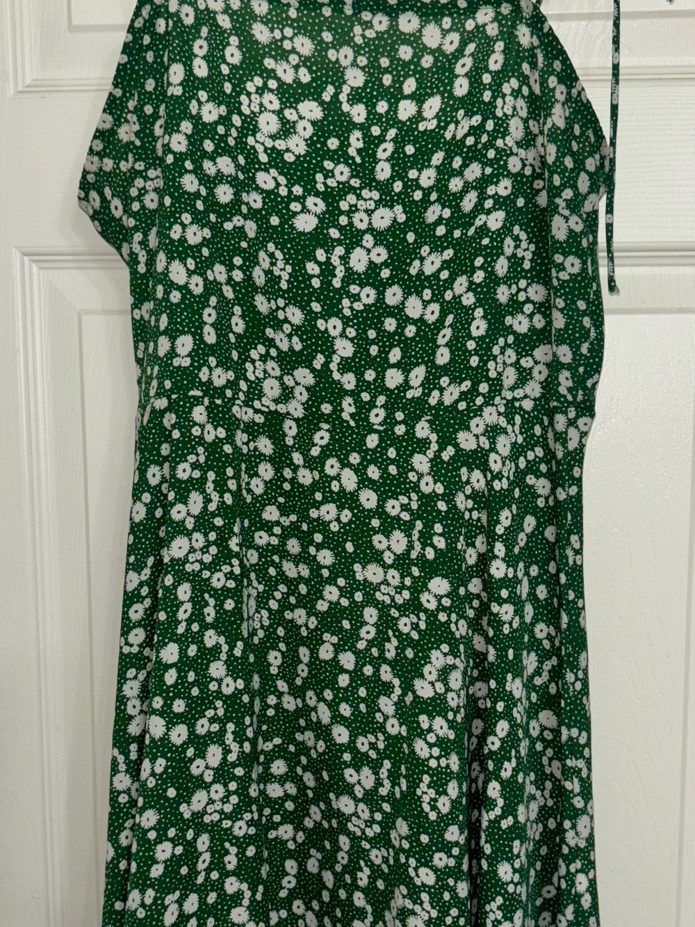 Zaful Green and White Daisy Print Tunic Top